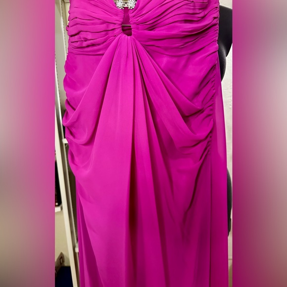 Perfect Pink & That Little Bit Of Bling Gown from Laundry by Shelli Segal PROM - Picture 4 of 16